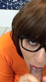 Velma adora experimentar