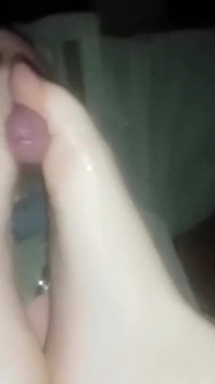 Horká footjob po práci!!