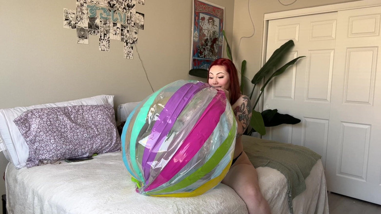 Lenna Lux: Mijn opblaasbare bal opgeblazen deel 2