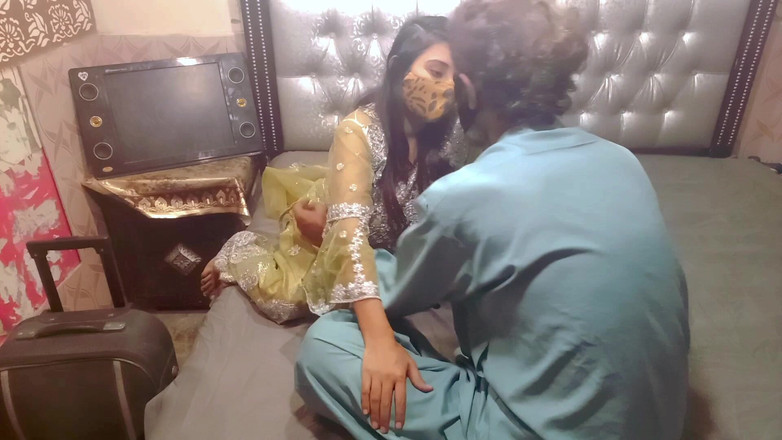 MehwishButt: Shadi Wali Raat Purana Milenec Pokoj Mai Gus Gya naposledy...