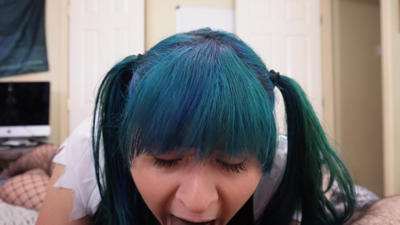 VickyVixen: Undead College Girl Sucks off BF
