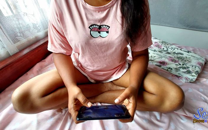 Sexy Brownis: 彼女がビデオゲームをプレイしながら私の義理の妹をファック - 黒人のFreeuseファンタジー - デジティーンの新しいビデオ