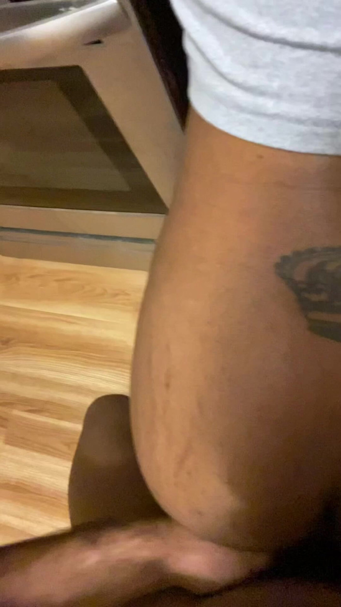 Kimora Creams: Tgirl Komt Klaar in Poesje Stiefzus
