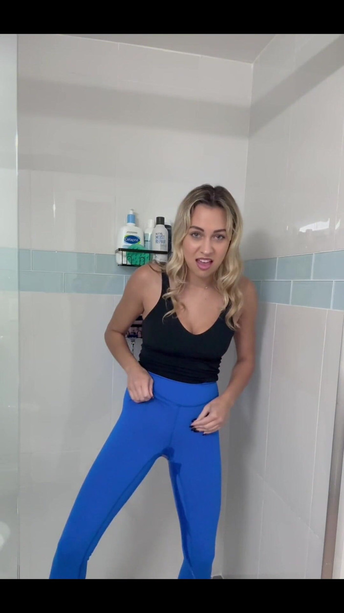 Tiffstreatsxoxo: Zoufale se čůrám v legínách