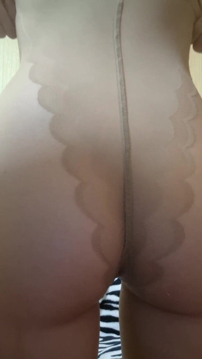 ElzaKom: 후장 노예 엘자 콤의 숭배