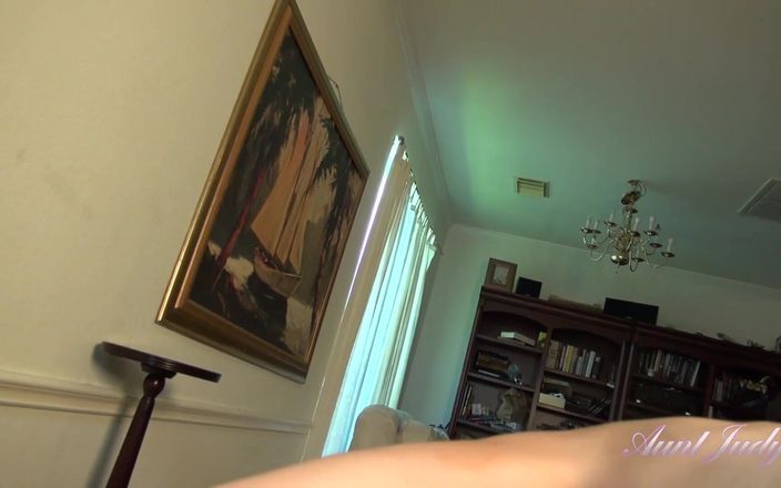 Aunt Judy's: Твоя шаловливая мачеха Тиа знает, что вы смотрели порно милфы - POV
