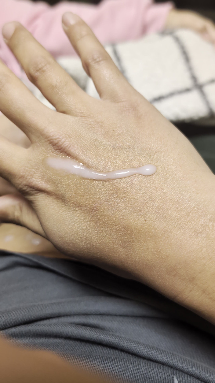 PeachPinay: Îmi mulge pe canapea