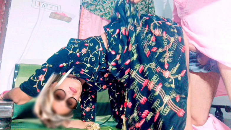 Rakul008: Aproching Bhabhi Showing Pussy for Seduce and Slap to Dever...