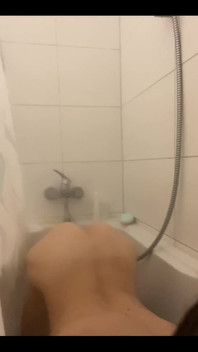 Solo in Shower 