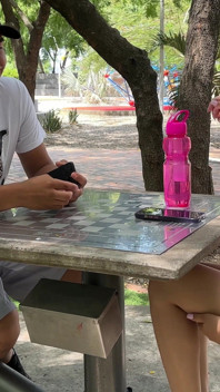 Potkal jsem roztomilou holku, aby nás viděla, ale je sexy osobně Než na její fotografii, jsem nadržený a nakonec ji ošukám