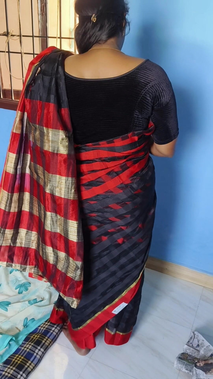 Benita sweety: 핫한 쇼를 입은 흑인 사리