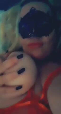 BBW-Cleopatra: Brincando com meus peitos closeup