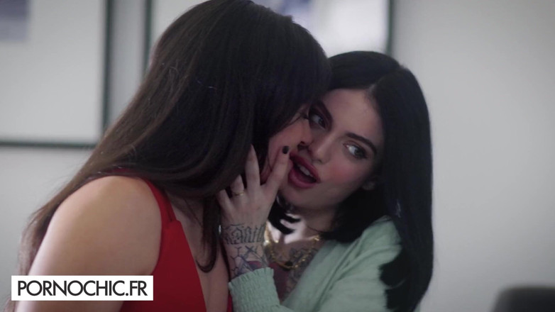 Pornochic: Tension Rises Between Clara and Lauren