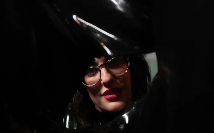 Countess diamond: Confined in Latex Sack POV