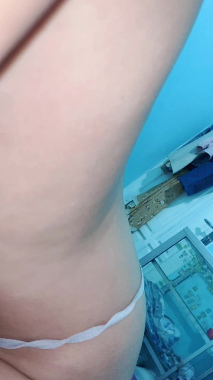 Bella Ivanka: Pompino di cazzo della ex ragazza in salotto