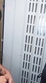 Kanatlı MILF Genç Komşunu Sevişiyor