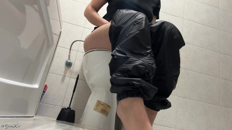 GassyKat: Crazy Toilet Farts in Black! Nipple Pops