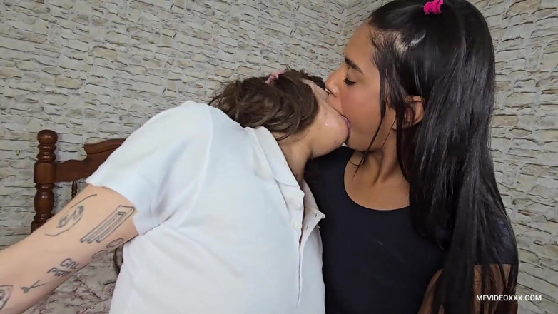 MF Lesbian: Strawberry Taste