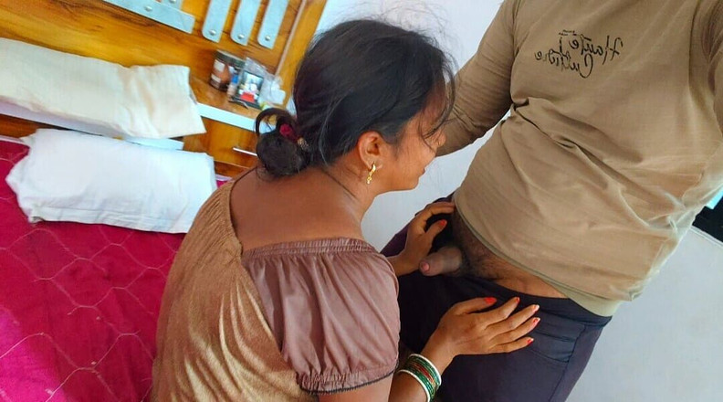 Premi pooja: 義理の兄が自分のチンコを見せてくれて、私の胸にチンコを入れるのを楽しんでいました