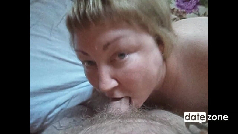 Datezone: Una gorda fea ordeña una polla hasta que se corre...