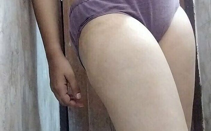 Riyathakur: Bhabhi Devar 앞에서 옷을 벗다
