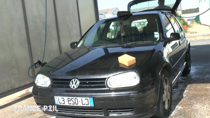 Rue Chaude: Hot brunette babe gets slippery fucking at car wash