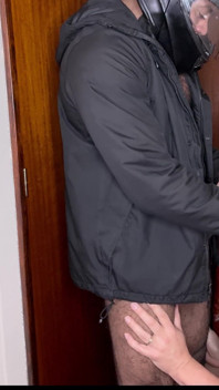 Repartidor de comida folló a una trans sin condón - 01