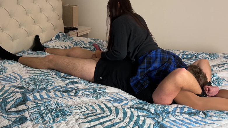 Mean Asian Wife: Aftrekken op gezicht zitten plagen en ontkennen