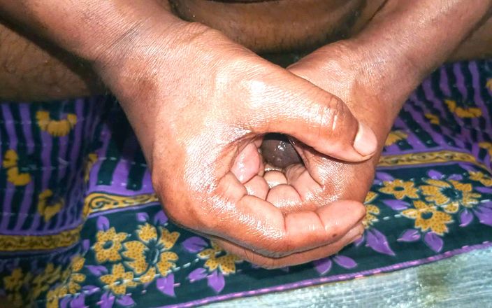 Pussy water queen (gay): Pijat minyak kontol besar cowok india lagi asik masturbasi