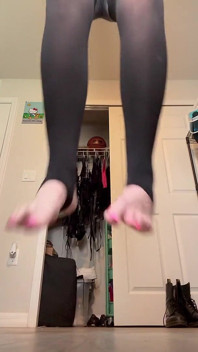 Stomping Hard Barefoot in Stirrups Size 16 Feet
