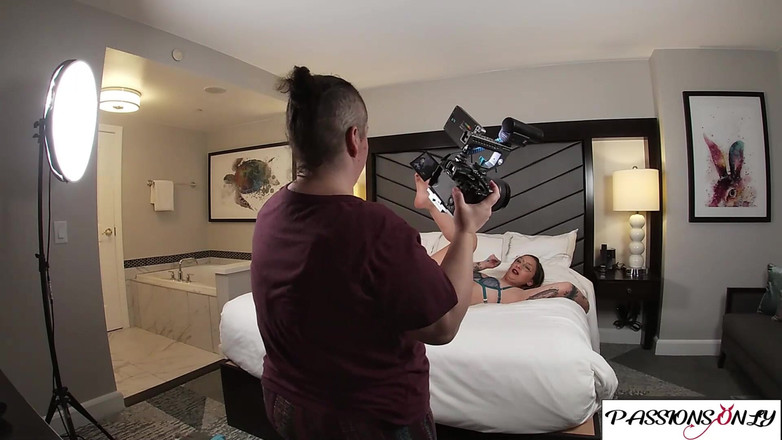 Passions Only: Pasangan penyayang dengan sempurna menamatkan temu janji malam mereka