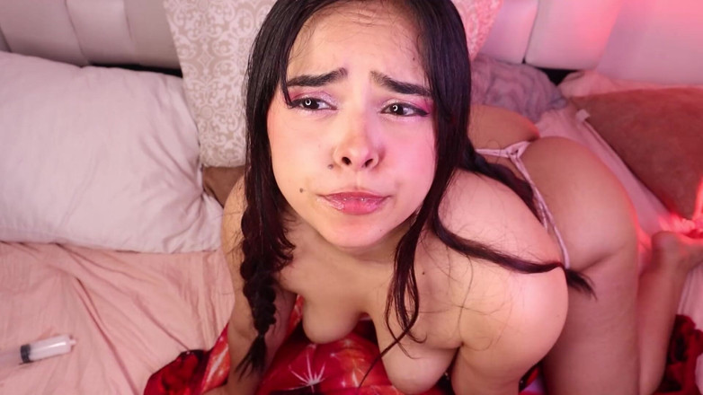 CuttieJennie: Unwiderstehliche ahegao-schlampe fingert ihre löcher