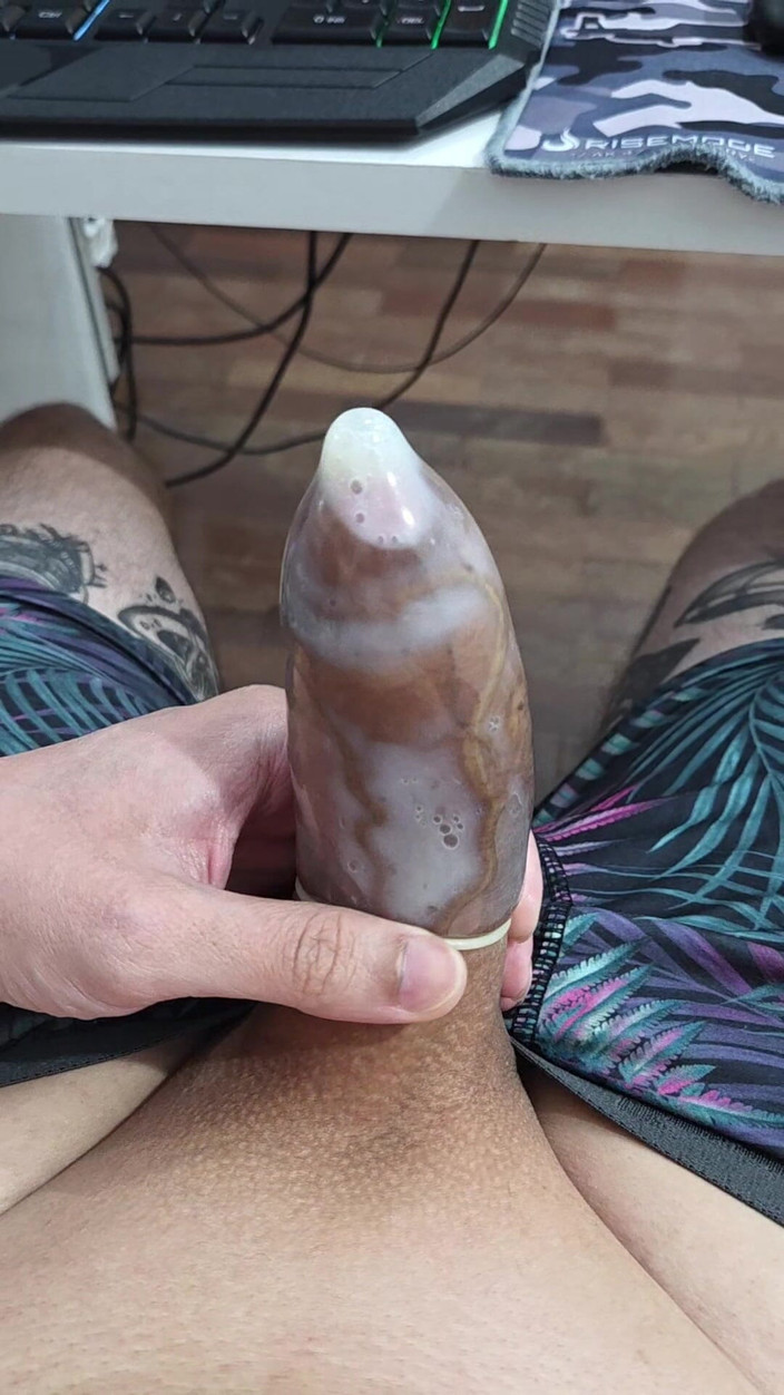 Lkdick8: Spuszczanie się w prezerwatywie