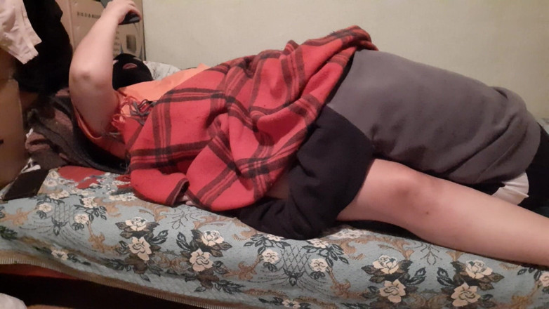 Lesbian-candys: Když moje přítelkyně olizuje moji kundičku, sleduji porno videa, abych...
