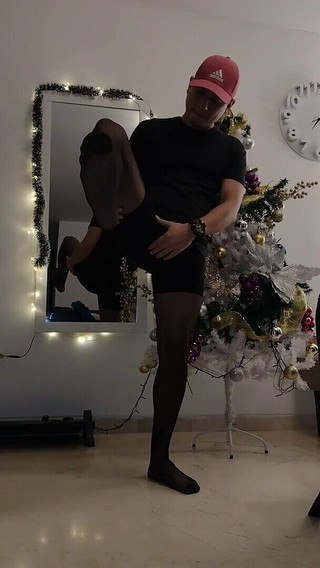 Tomas Styl: Cvičí v nylonových punčochách