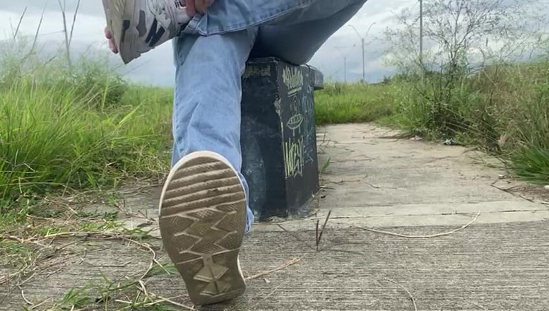 Mr Feet Colombia: Je gaat mijn voeten masseren, likken en mijn voeten ruiken...
