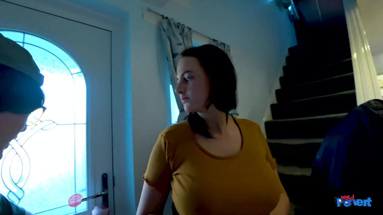 Nerd Pervert: Abbie Price - šest hltů před kamerou