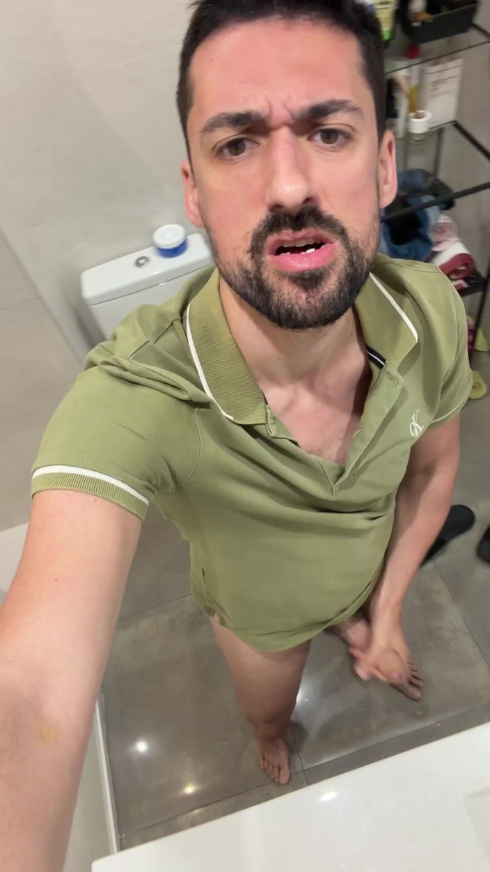 Liam Harding: Papa Wichst in Der Öffentlichen Toilette