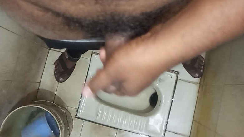 Sweet Indian cock: Hot boy Ấn Độ bú và liếm