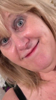 Ajudysxxx - procace cougar bbw cougar catherine ti porta a casa dal club (punto di vista)