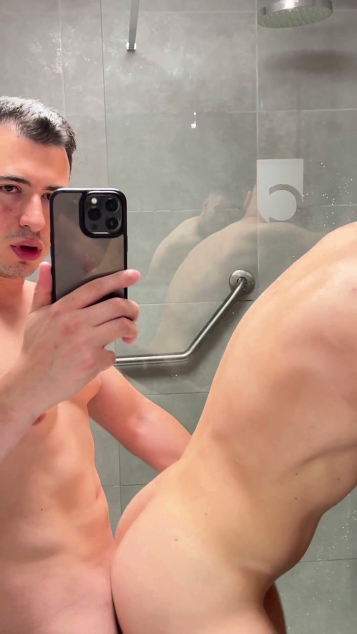 Lucas MBoy: Lucas pieprzy Filipa