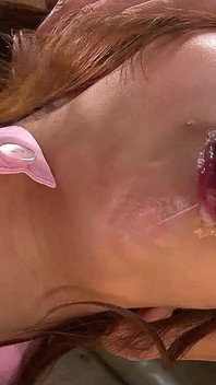 Il dottore principale scopa un'infermiera magra e arrapata giapponese