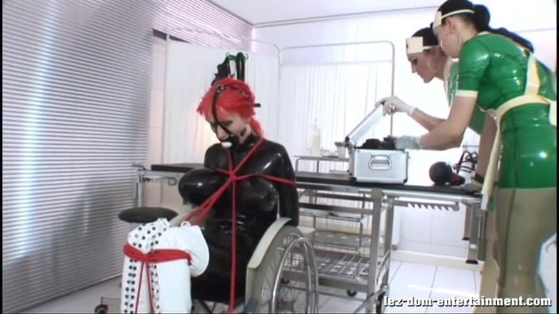 Lezdom Entertainment: Phòng khám búp bê cao su part2