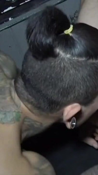 Scopare con un tipo tatuato