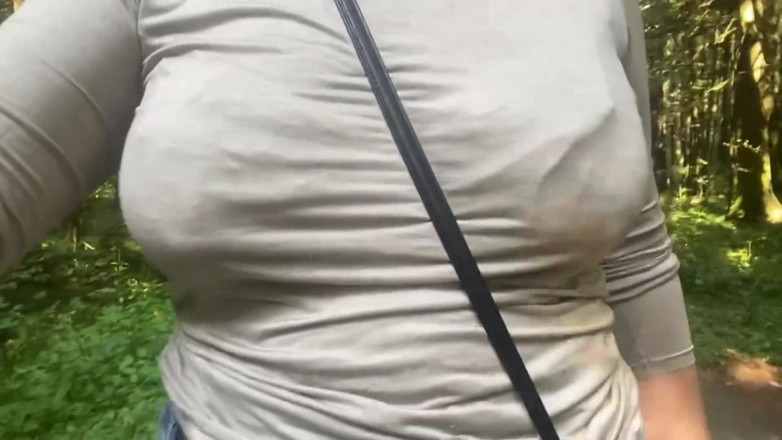 Mary Di: Walking in the city park, i pulled out my boobs....