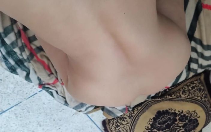 Salma Arab: Cặp đôi Ả Rập mang theo con bò đực lớn để cắm sừng họ