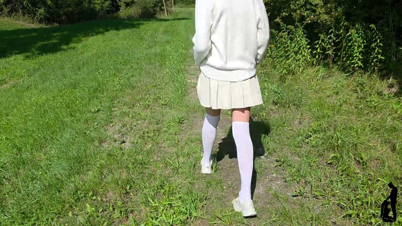 Malou-Nu: He Films Me!! Pee Under Observation