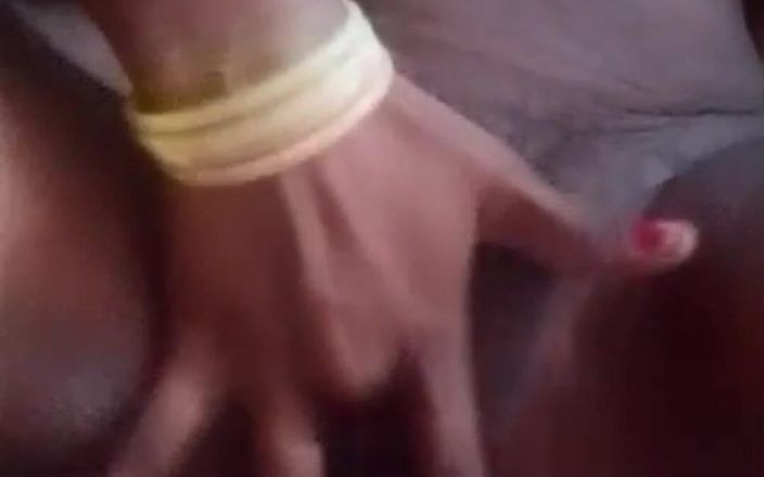 RJ NISHA: Доставляет удовольствие розовой киске тетушки