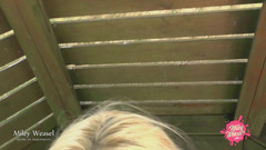 Miley Weasel: Miley Weasel viene scopata in un luogo pubblico