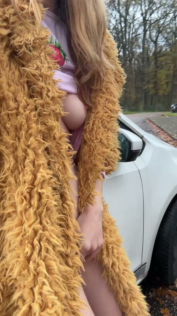 EMY_AND_JONH: Masturbating in Public